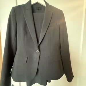 Theory Charcoal Suit set